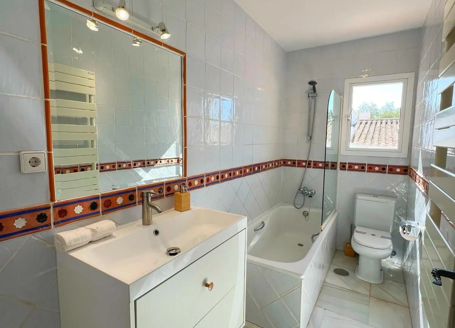 דירות אסטפונה Patio Alcornocal By Residea ספרד