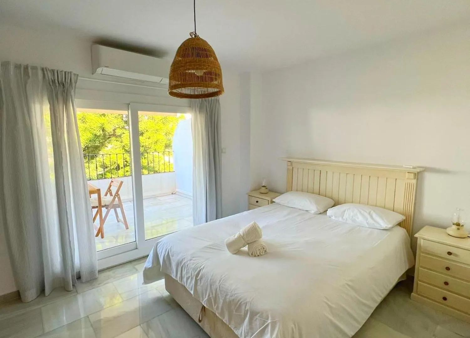 דירות אסטפונה Patio Alcornocal By Residea 0*,