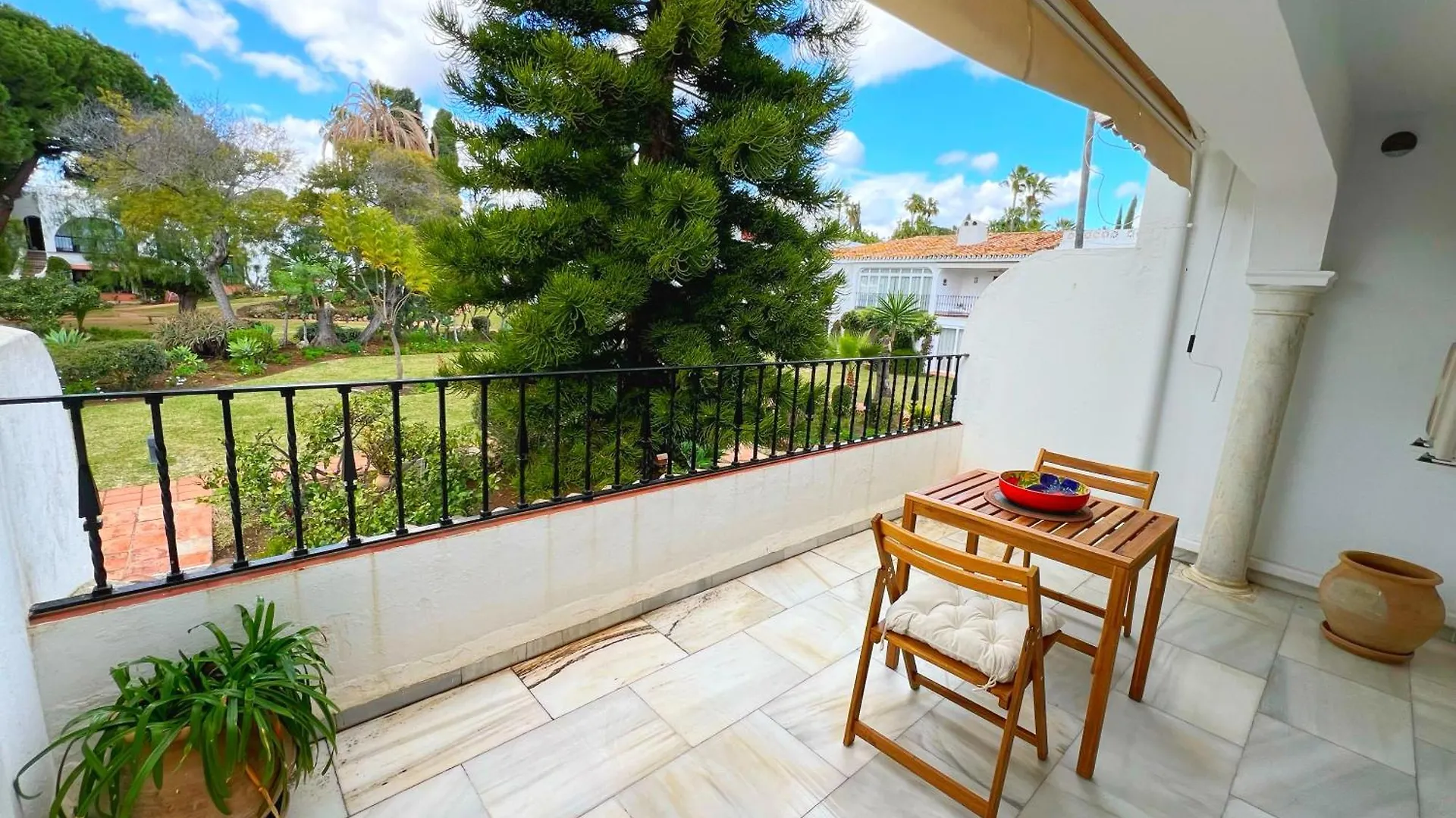 Patio Alcornocal By Residea Apartment Estepona