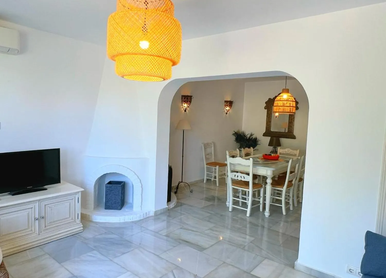 דירות אסטפונה Patio Alcornocal By Residea ספרד
